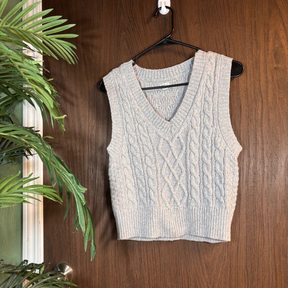 aerie Tops - Aerie Gray Cable Knit Sweater Vest Cropped Sleeveless Pullover XS